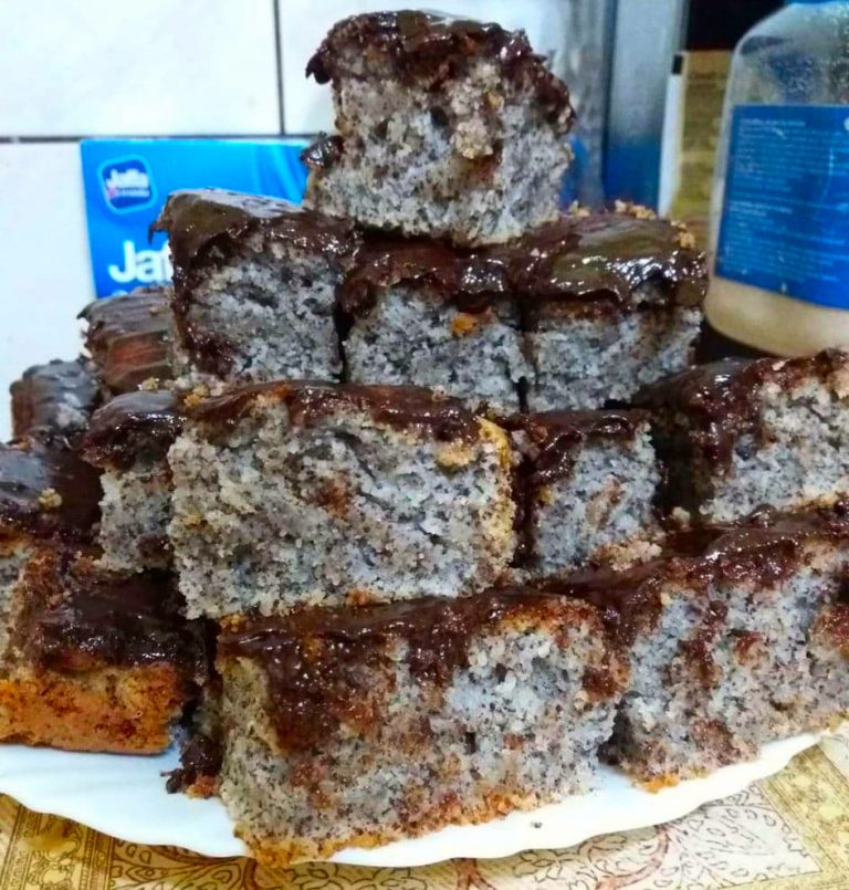 Kolač sa jogurtom i makom